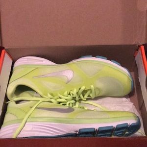 Dual Fusion Nike Shoes